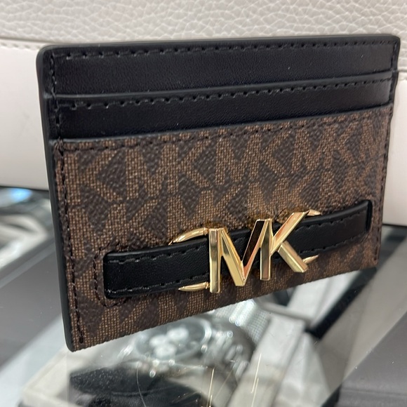 MICHAEL KORS
Reed Large Card Holder Case Wallet 
Brown/Black MK Signature 
NWT - Picture 16 of 16
